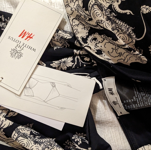 *LAST CHANCE* H&M The White Lotus Patterned one-shoulder bikini top NWT - Picture 3 of 11